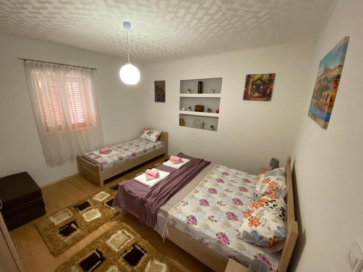 Apartman Lorena *